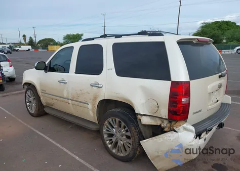 2010 Chevrolet Tahoe Ltz z USA, uszkodzony, nr VIN 1GNUCCE01AR112247